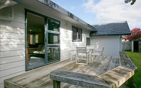 Laid Back On Lakewood - Taupo Holiday Home